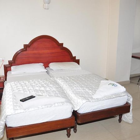 Dhanunjayas Luxury Hotel Hosūr 外观 照片