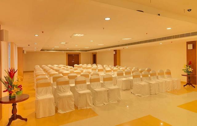 Dhanunjayas Luxury Hotel Hosūr 外观 照片